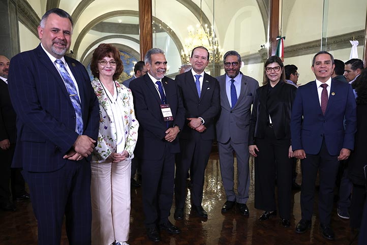 UV firma convenio con la SEP; avalará programas técnicos de bachillerato UV firma convenio con la SEP; avalará programas técnicos de bachillerato