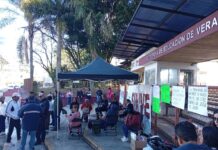 Maestros del SIMVE toman oficinas de la SEV en Xalapa; exigen solución a sus demandas