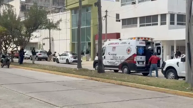 Irrumpen en oficina de Coatzacoalcos y ejecutan a cinco personas Irrumpen en oficina de Coatzacoalcos y ejecutan a cinco personas