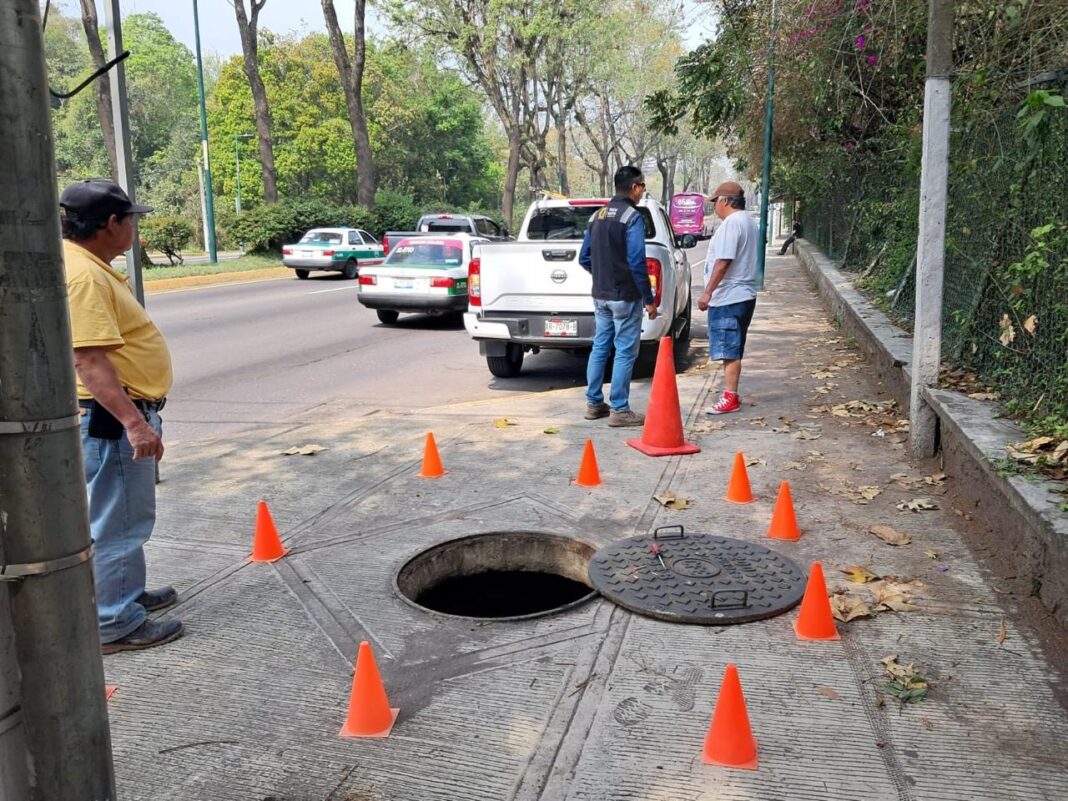 Tras falla en la red de CFE sobre Lázaro Cárdenas, personal del Ayuntamiento realizó las labores de reparación Tras falla en la red de CFE sobre Lázaro Cárdenas, personal del Ayuntamiento realizó las labores de reparación