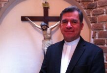 Cristo resucitado nos debe llevar de la tristeza a la alegría; de la oscuridad a la luz: Padre José Manuel Suazo