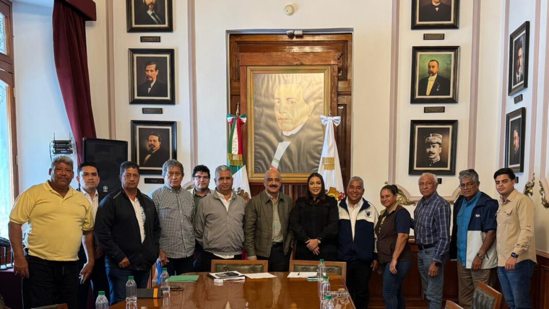 Gobierno estatal y sector pesquero unen fuerzas para enfrentar situación ambiental: Diputada Roxana Barragán Gobierno estatal y sector pesquero unen fuerzas para enfrentar situación ambiental: Diputada Roxana Barragán