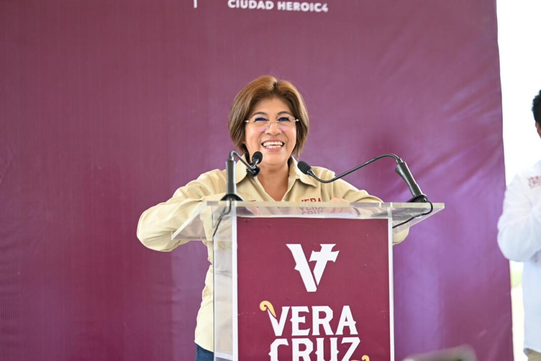 Entrega Ayuntamiento de Veracruz 255 escrituras a familias veracruzanas Entrega Ayuntamiento de Veracruz 255 escrituras a familias veracruzanas