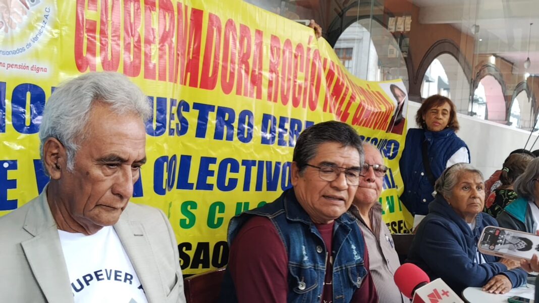 Jubilados alzan la voz en Xalapa; acusan adeudos en seguros y falta de respuesta del gobierno Jubilados alzan la voz en Xalapa; acusan adeudos en seguros y falta de respuesta del gobierno