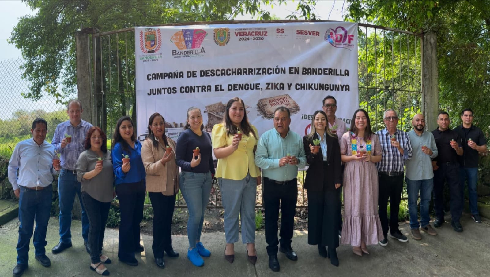 Lanza Banderilla campaña de descacharrización para combatir criaderos del mosco transmisor del dengue