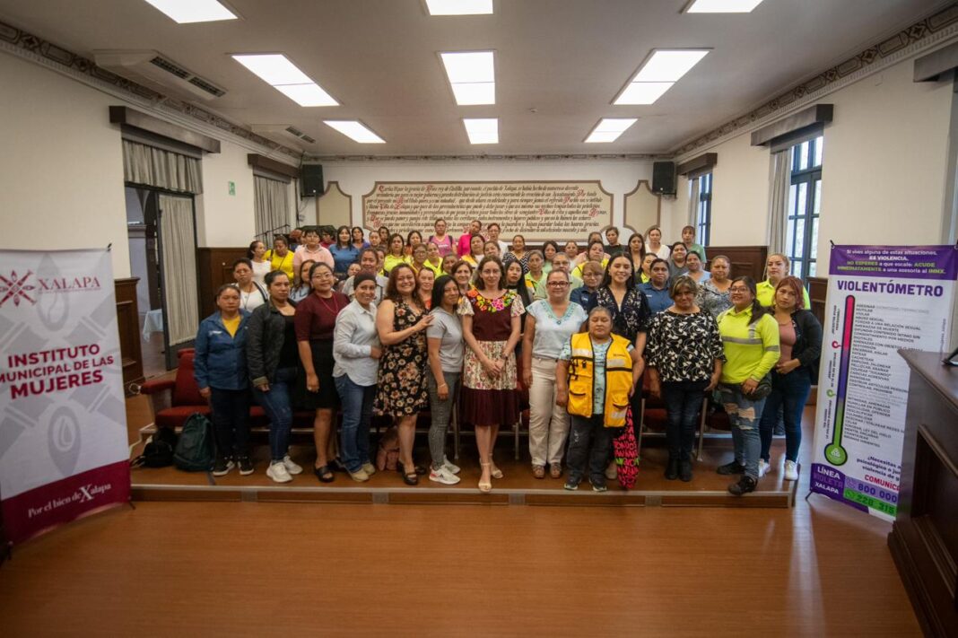 Impulsa el IMMX una cultura institucional incluyente; trabajadoras de Limpia Pública recibieron capacitación Impulsa el IMMX una cultura institucional incluyente; trabajadoras de Limpia Pública recibieron capacitación