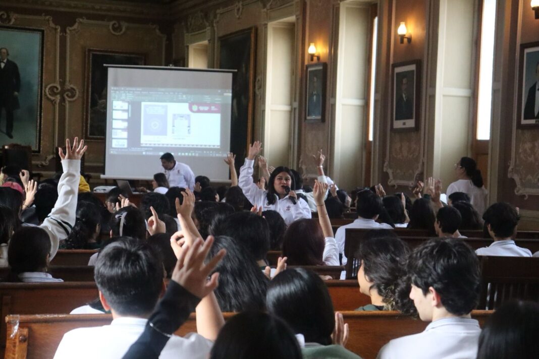 Promueve SEV uso consciente de redes sociales entre estudiantes de bachillerato Promueve SEV uso consciente de redes sociales entre estudiantes de bachillerato