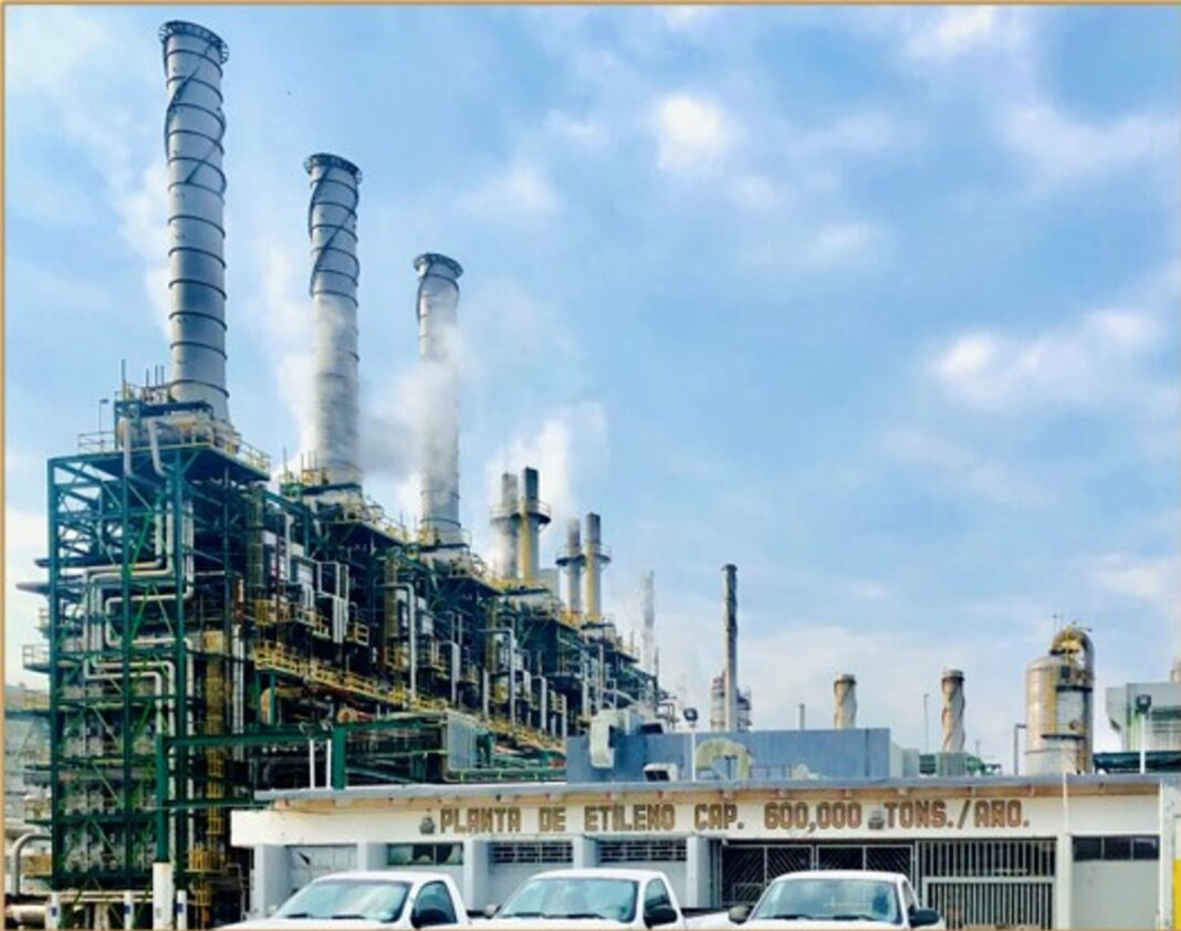 Pemex conmemora 45 años del Complejo Petroquímico Cangrejera, como pilar de la petroquímica nacional Pemex conmemora 45 años del Complejo Petroquímico Cangrejera, como pilar de la petroquímica nacional