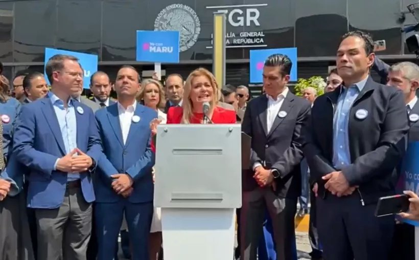 Gobernadora de Chihuahua asegura que buscan fabricarle un caso tras comparecer en la FGR Gobernadora de Chihuahua asegura que buscan fabricarle un caso tras comparecer en la FGR