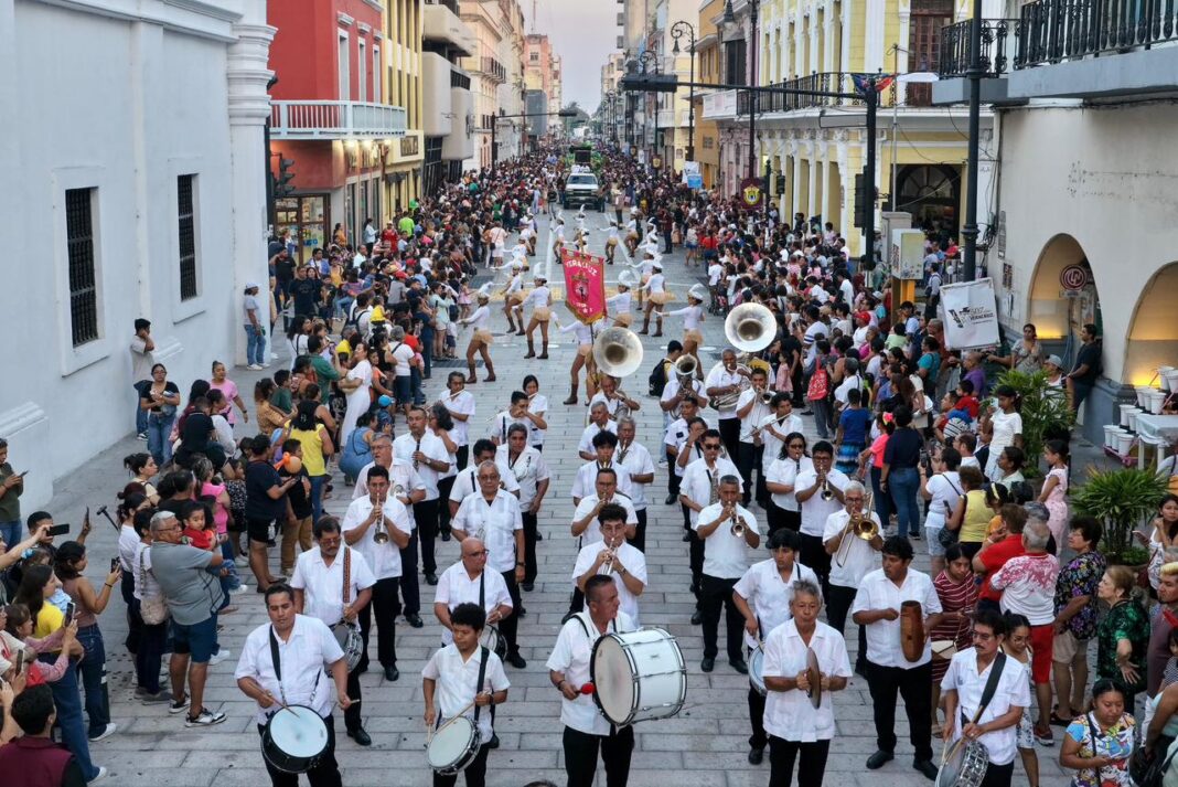 Ayuntamiento de Veracruz celebra a la niñez con espectacular desfile de globoflexia y música en vivo Ayuntamiento de Veracruz celebra a la niñez con espectacular desfile de globoflexia y música en vivo