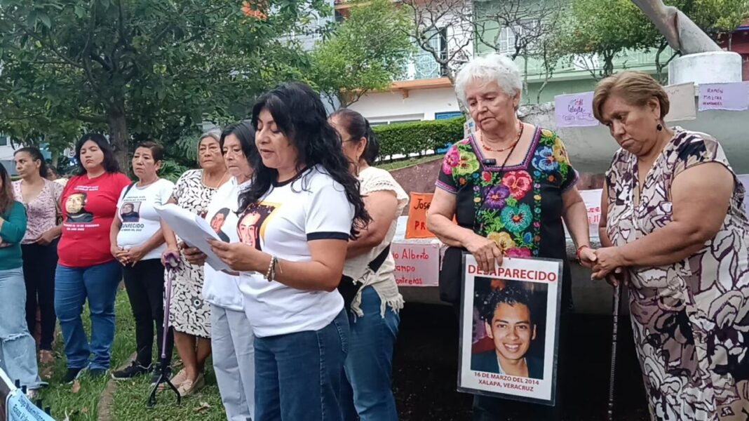 Madres buscadoras protestan en Xalapa por abandono oficial en casos de desaparición Madres buscadoras protestan en Xalapa por abandono oficial en casos de desaparición