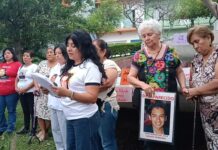 Madres buscadoras protestan en Xalapa por abandono oficial en casos de desaparición