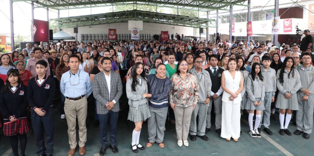 Transformando la Educación entrega más de mil pantallas a telesecundarias de la Región Capital Transformando la Educación entrega más de mil pantallas a telesecundarias de la Región Capital