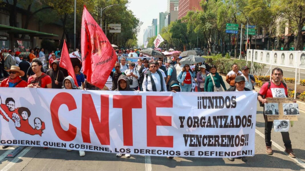 CNTE Veracruz irá a marcha nacional; maestros exigen aumento salarial del 100% CNTE Veracruz irá a marcha nacional; maestros exigen aumento salarial del 100%