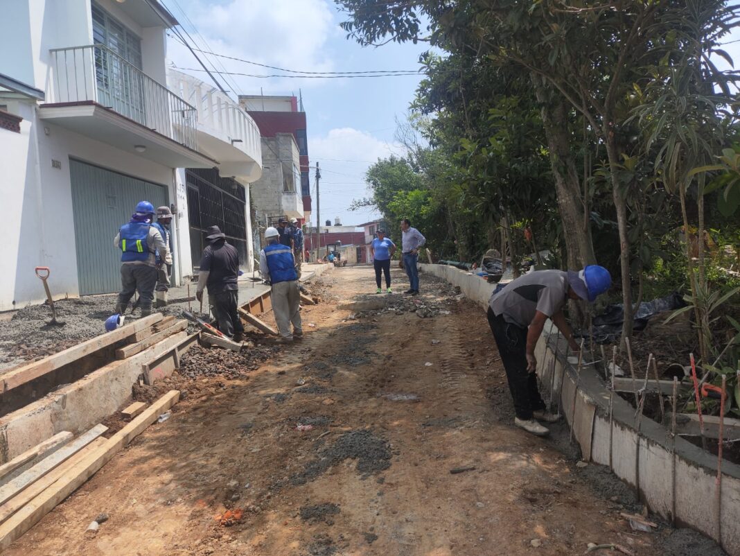 Realiza Daniela Griego recorrido de supervisión de obras Realiza Daniela Griego recorrido de supervisión de obras