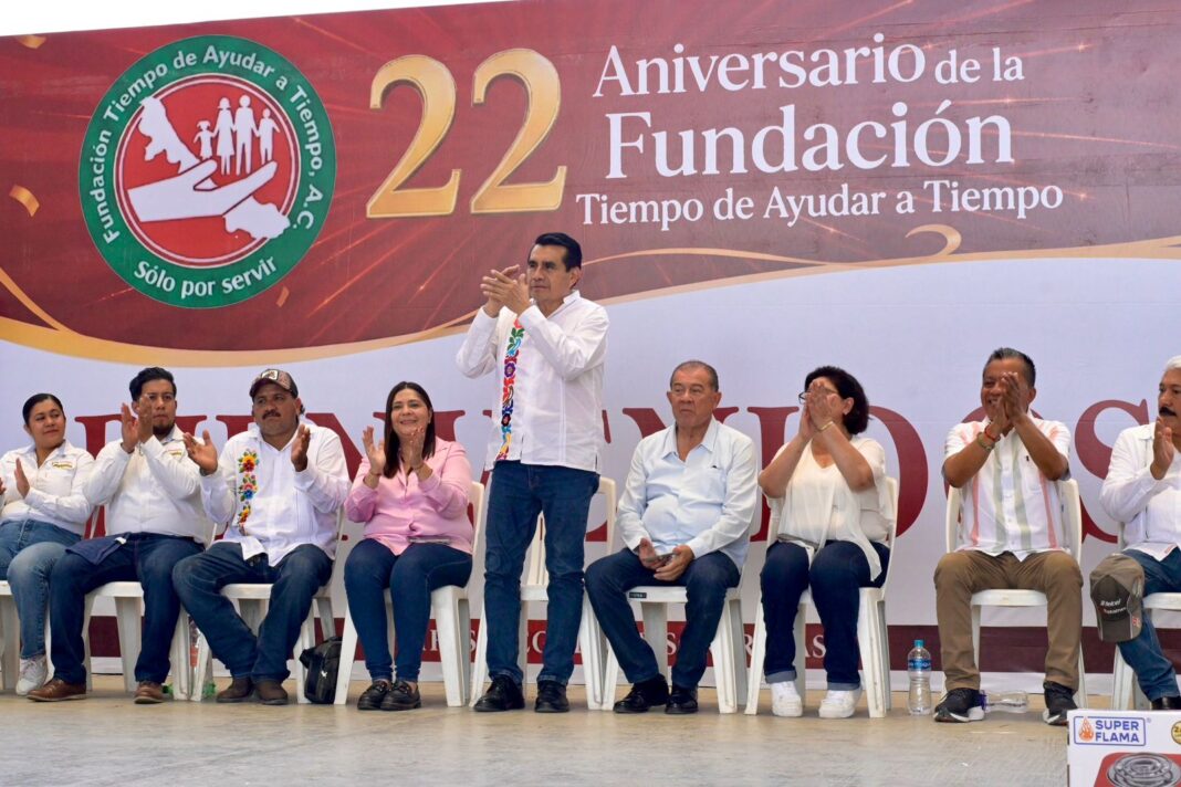 Veracruz tiene rumbo y dirección con Rocío Nahle: Esteban Bautista Veracruz tiene rumbo y dirección con Rocío Nahle: Esteban Bautista