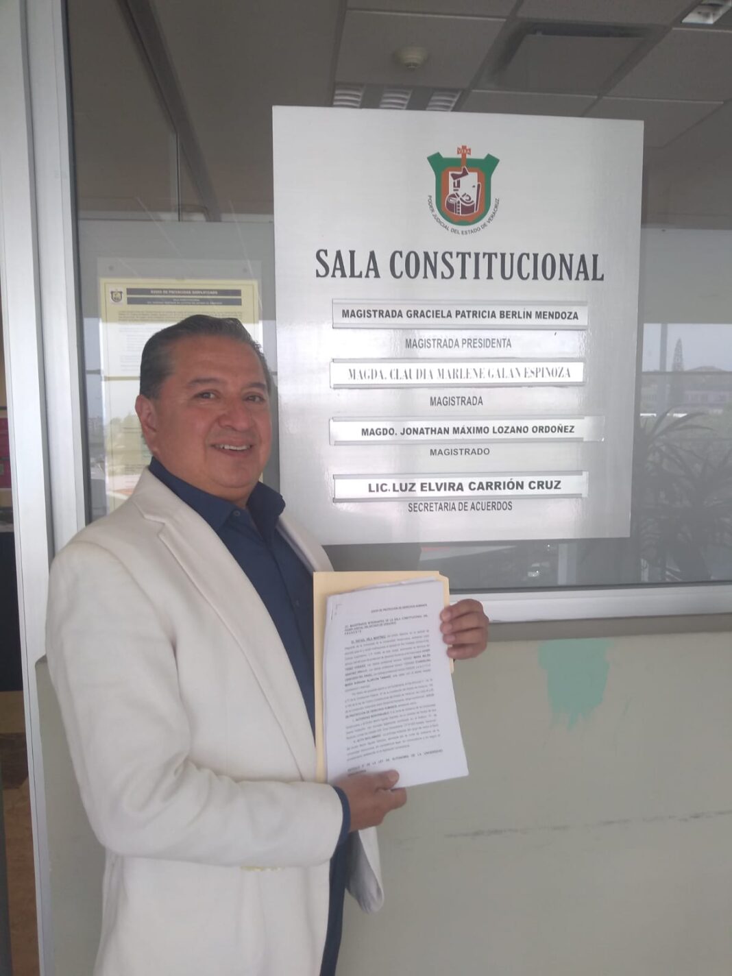 ¡Sigue la pugna! Rafael Vela interpone Juicio de Protección de Derechos Humanos por la prórroga indebida del rector Martín Aguilar en la UV ¡Sigue la pugna! Rafael Vela interpone Juicio de Protección de Derechos Humanos por la prórroga indebida del rector Martín Aguilar en la UV