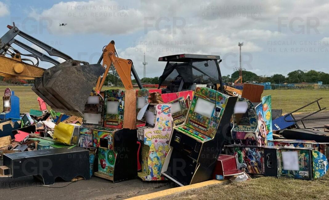 FGR lleva a cabo evento de destrucción de máquinas tragamonedas e incineración de más de 100 kilos de drogas FGR lleva a cabo evento de destrucción de máquinas tragamonedas e incineración de más de 100 kilos de drogas