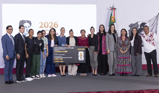 Presidenta Claudia Sheinbaum presenta a las cuatro ganadoras del concurso Representa a México en la Inauguración del Mundial Presidenta Claudia Sheinbaum presenta a las cuatro ganadoras del concurso Representa a México en la Inauguración del Mundial