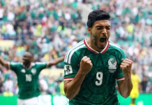 México vence 2-0 a Sudáfrica y gana su primer partido inaugural de Mundial