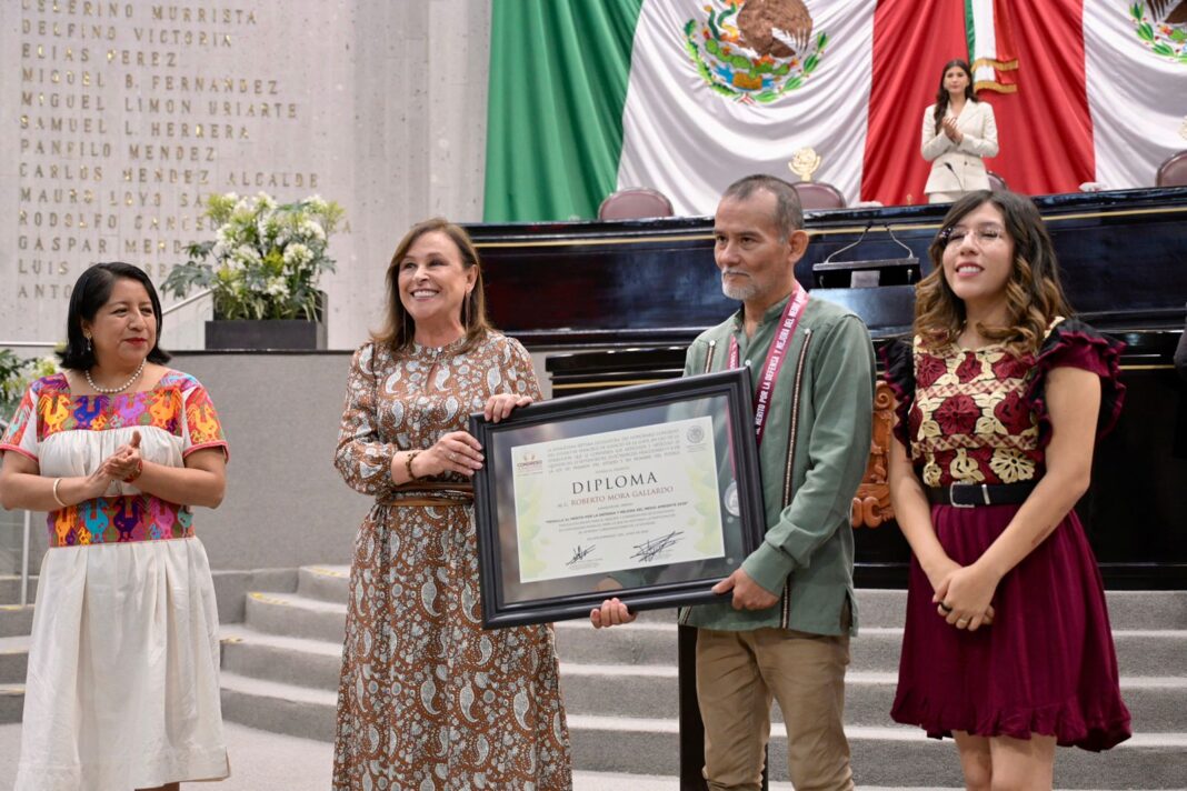 Entrega Congreso a Roberto Mora Gallardo la Medalla al Mérito Ambiental 2026 Entrega Congreso a Roberto Mora Gallardo la Medalla al Mérito Ambiental 2026