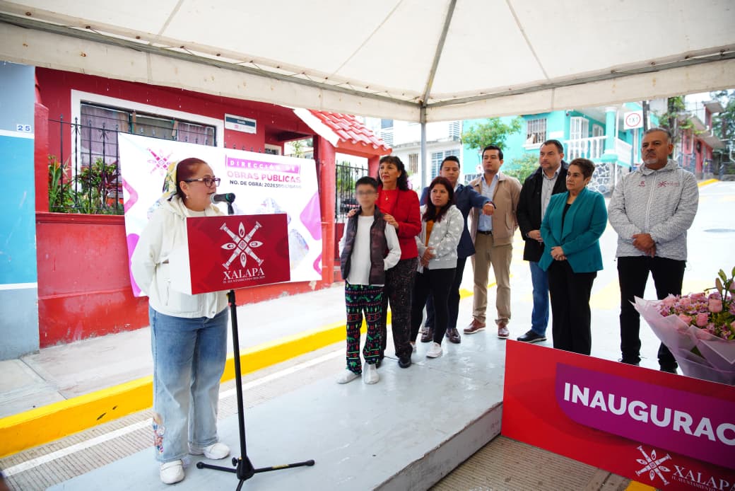 Entrega Daniela Griego obra de pavimentación en la colonia Revolución; se realizó en tiempo récord Entrega Daniela Griego obra de pavimentación en la colonia Revolución; se realizó en tiempo récord