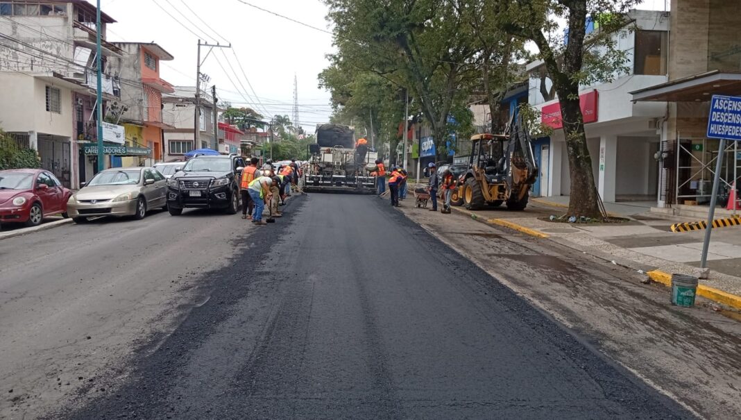 Este martes continúan los trabajos de bacheo sobre Miguel Alemán Este martes continúan los trabajos de bacheo sobre Miguel Alemán