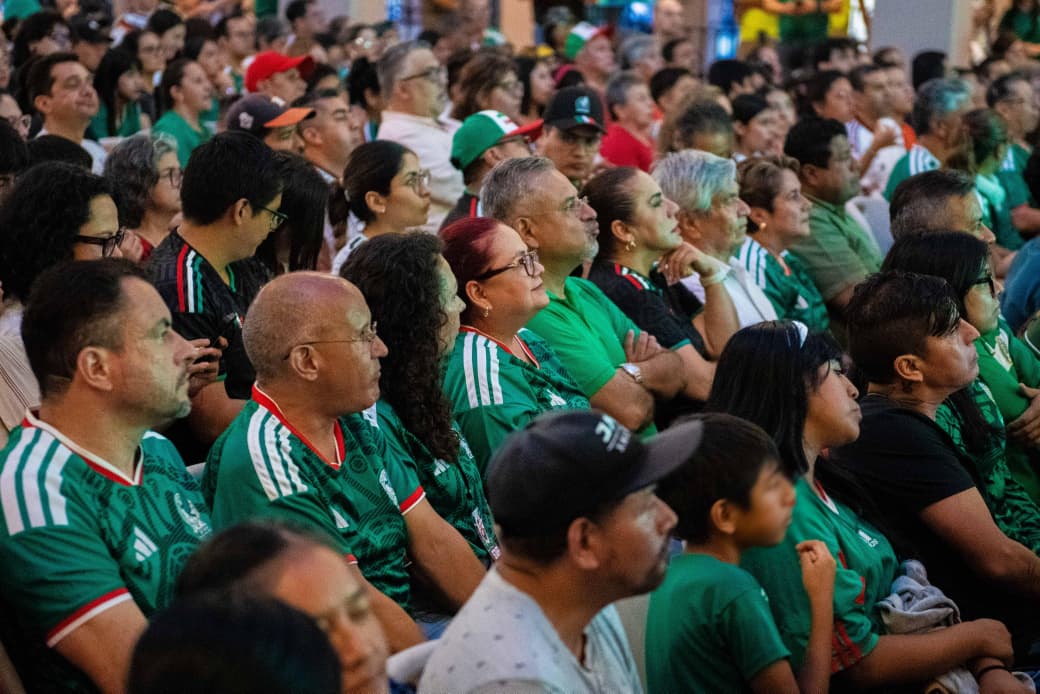 No fue cualquier jueves, ¡se sufrió, se gritó y se celebró! Xalapa vibró desde el Palacio Municipal No fue cualquier jueves, ¡se sufrió, se gritó y se celebró! Xalapa vibró desde el Palacio Municipal