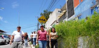 En territorio, Daniela Griego atendió demandas ciudadanas en el Infonavit Sumidero