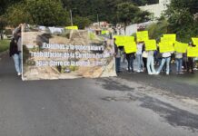Bloquean carretera Xalapa-Perote para exigir reparación de vía estatal en Tlacolulan