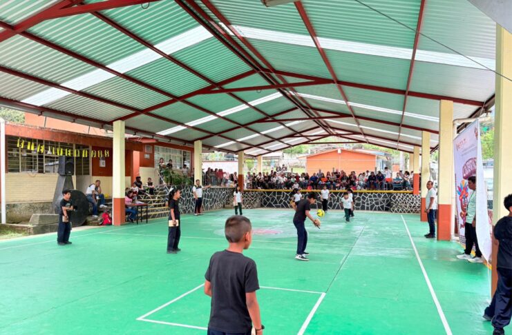 Pelota Mixteca, una estrategia educativa que impulsa la identidad y el deporte: SEV
