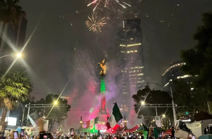 Celebración por el triunfo de México termina en tragedia; tres personas mueren por asfixia en el Ángel de la Independencia