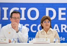 Anuncia Rosa María beca para estudiantes de universidades públicas