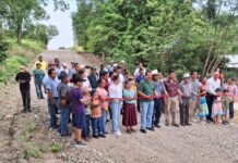 Entrega Pepe Arenas obras y apoyos a la comunidad de Manuel Ávila Camacho