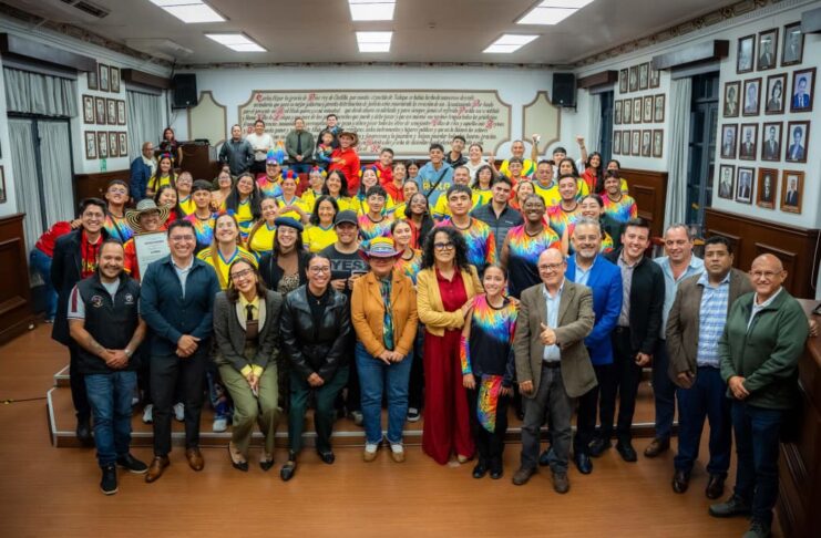 Xalapa recibe a la Fundación Musical de Colombia; autoridades municipales dan la bienvenida