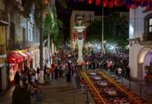 Llena de color y tradición el Zócalo de Veracruz Concurso Municipal de Catrinas y Catrines